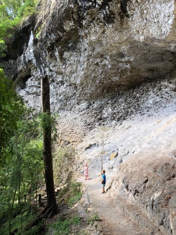kweebani cave